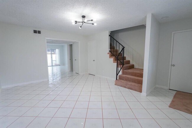 Building Photo - 1255 Witte Rd