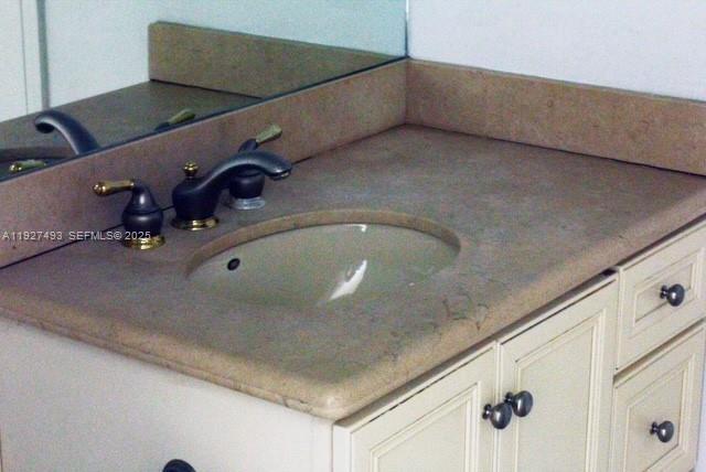 Building Photo - 2640 Fairways Dr