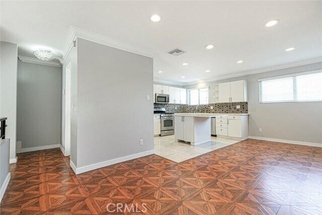 Building Photo - 1711 Grismer Ave