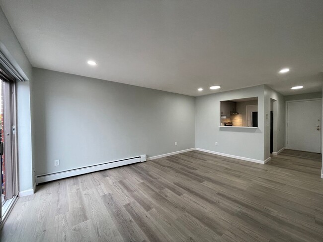 Building Photo - Renovated 2-Bedroom Condo with Balcony, Po...