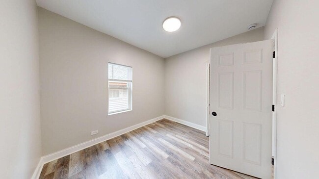 Building Photo - 1379 Roosevelt Pl
