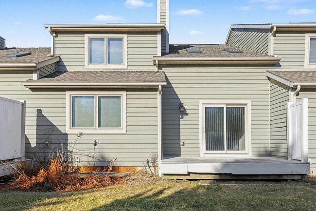 Building Photo - 113 Clubhouse Dr