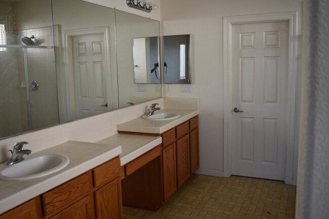 Building Photo - 870 Alabaster Ct