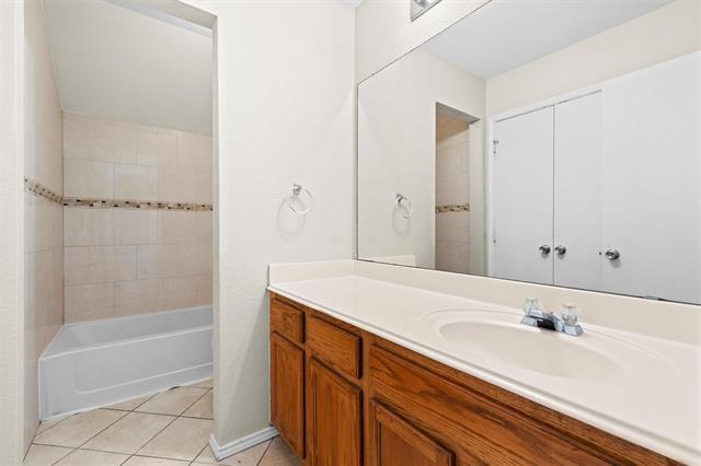 Building Photo - 850 Warbler Ln