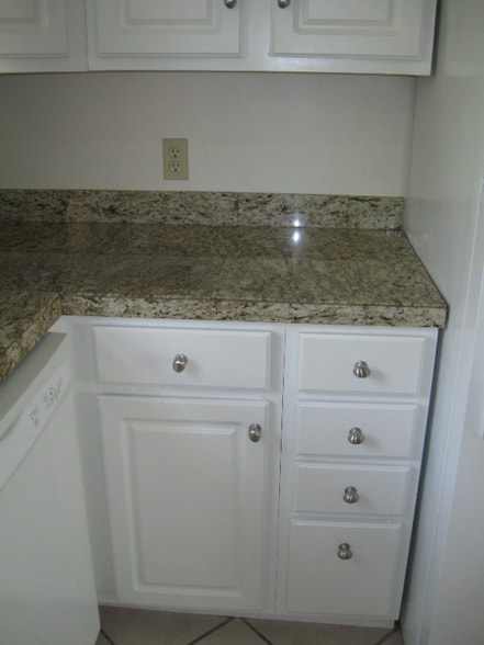 Building Photo - 2000-2002 S Black Ave