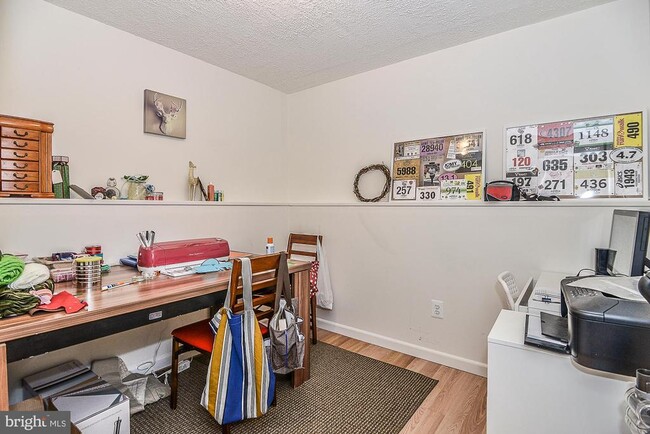 Building Photo - 8291 Raindrop Way