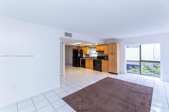 Building Photo - 3862 NE 171 St