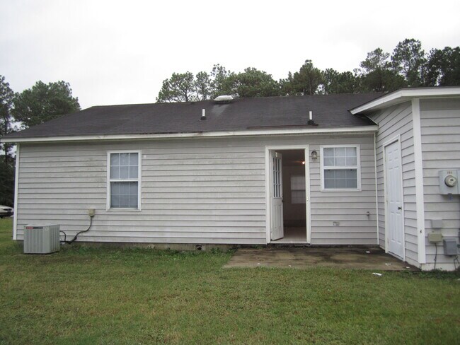 Building Photo - 151 Dallas Rd