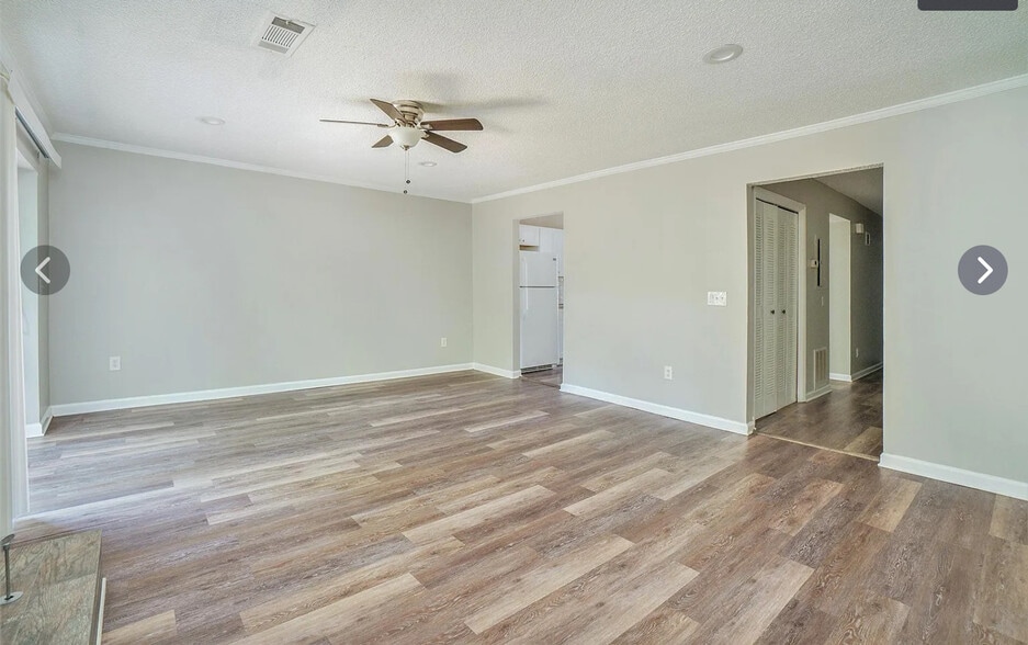 Building Photo - 926 Amberly Dr