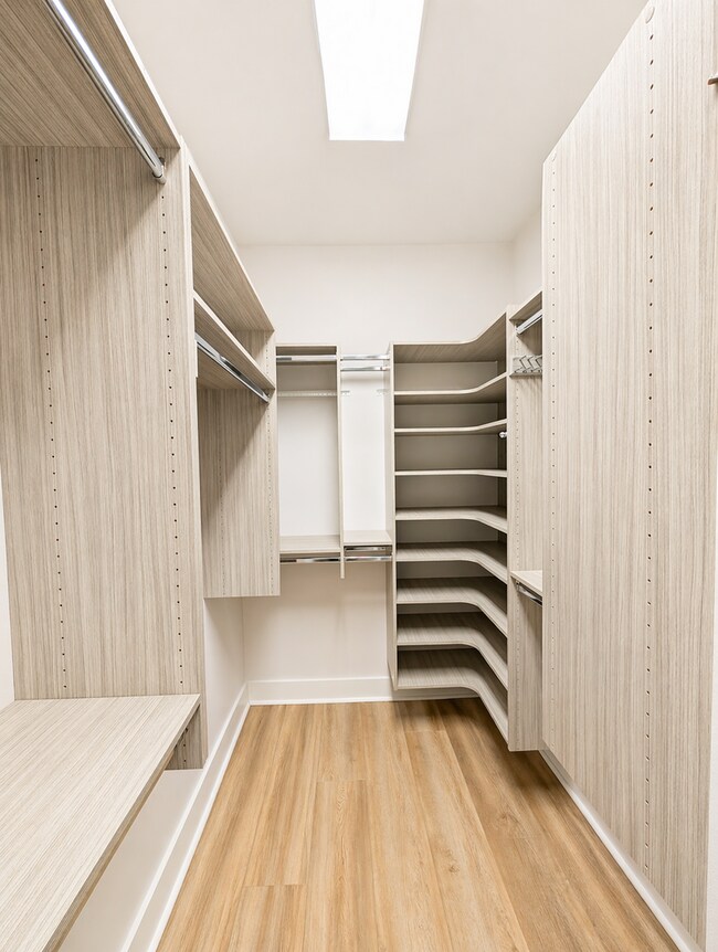 Building Photo - Lovely Weaverville Rental w/ bonus space