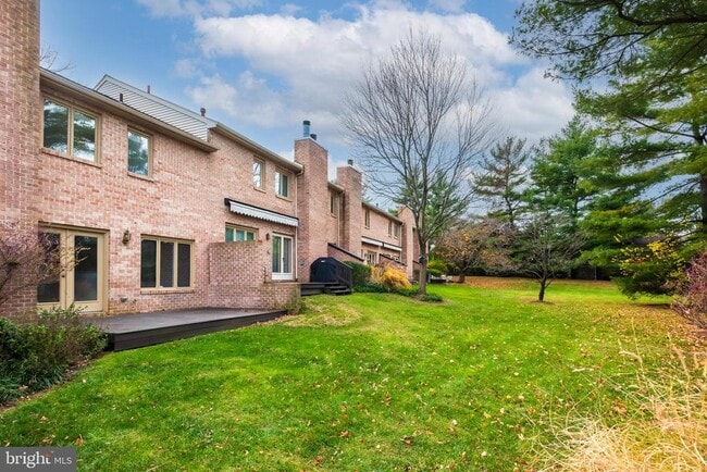 Building Photo - 11 Treaty Dr