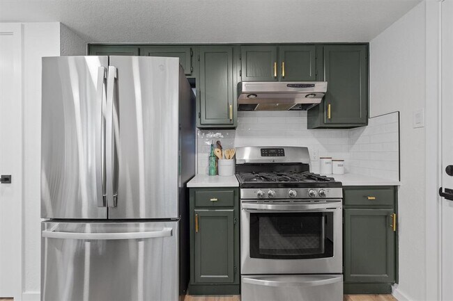 Building Photo - 9730 Anderson Village Dr