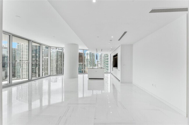 Building Photo - 300 Biscayne Blvd Way