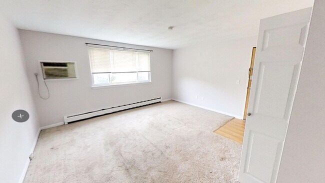 Building Photo - 8 Hickory Manor Dr