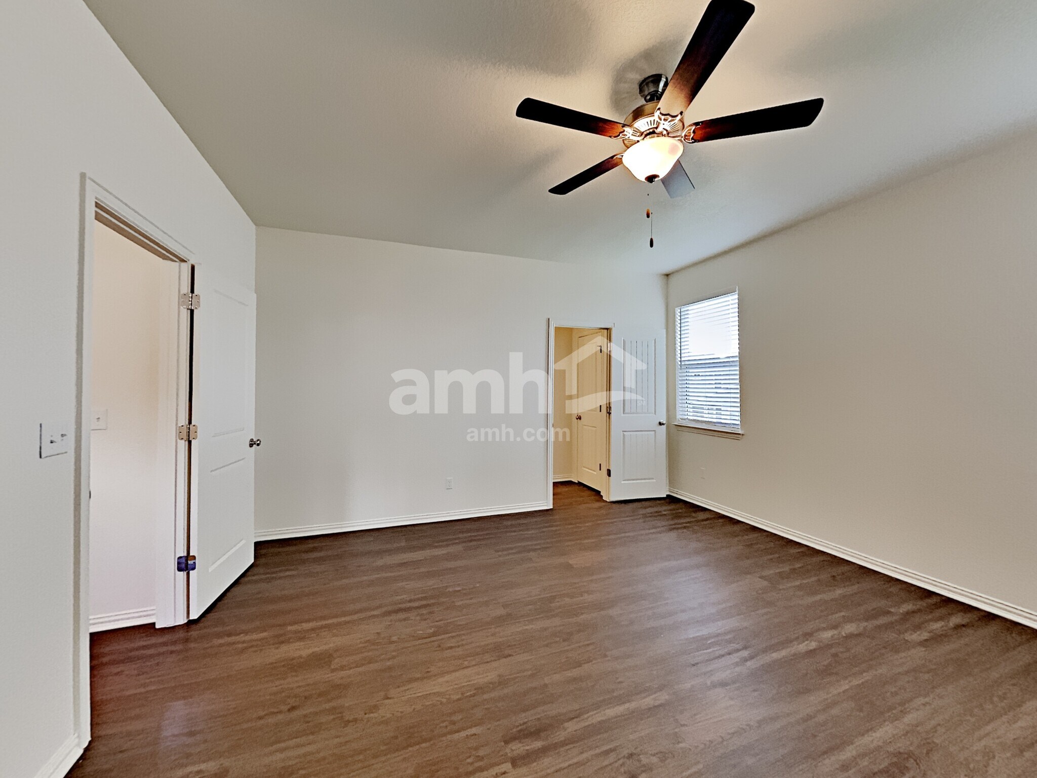 Building Photo - 2725 Lillybrook Ln