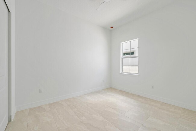 Building Photo - 10724 Northbrook Cir