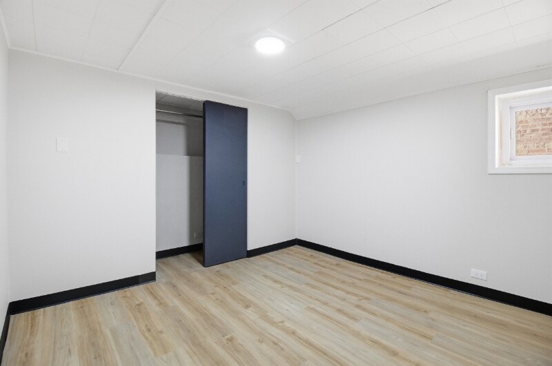 Building Photo - 6640 W Foster Ave