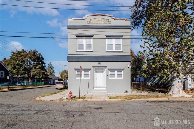 Building Photo - 382 Summit Ave
