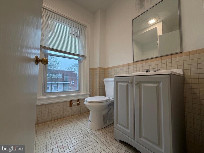 Building Photo - 45 E High St