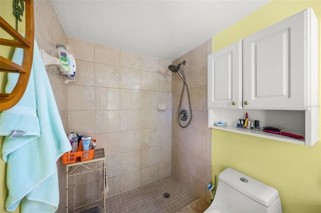 Building Photo - 7193 W Country Club Dr N