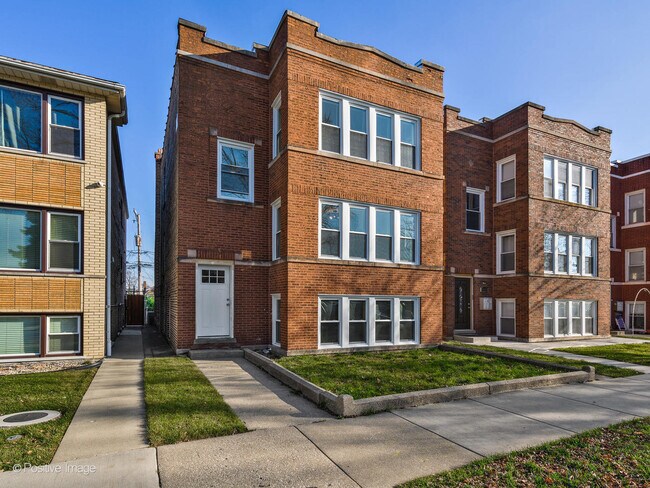Primary Photo - 6125 S Kolmar Ave