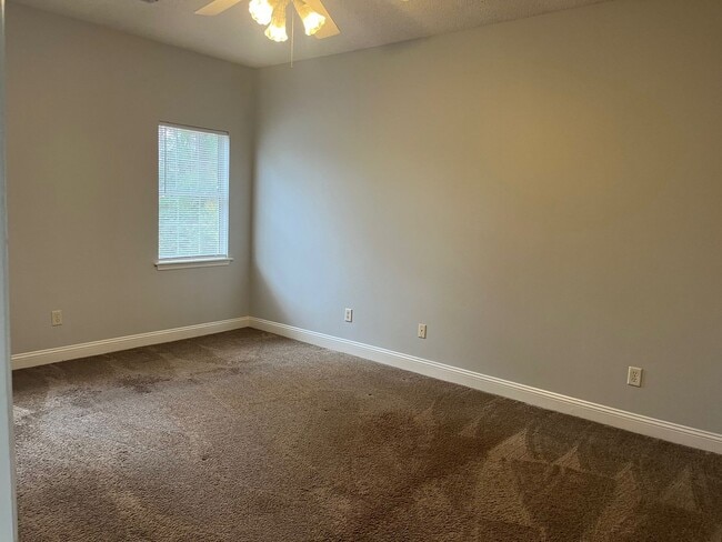 Building Photo - 250 Mayfield Dr