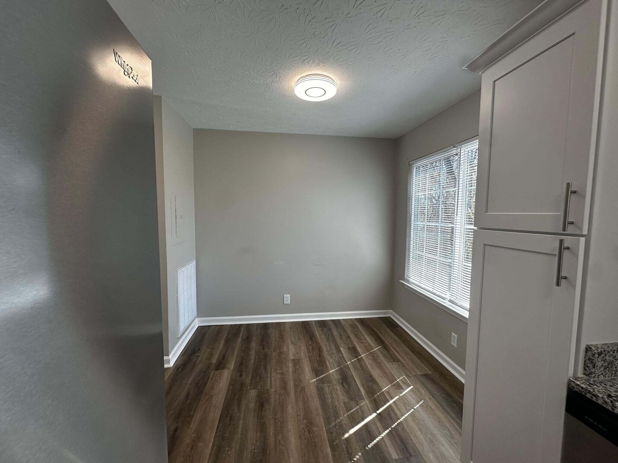 Building Photo - 1506 Batts Blvd