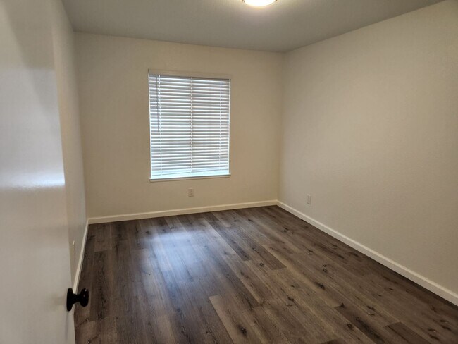 Building Photo - Great 3 Bedroom 2 Bath Home located in Smartsville