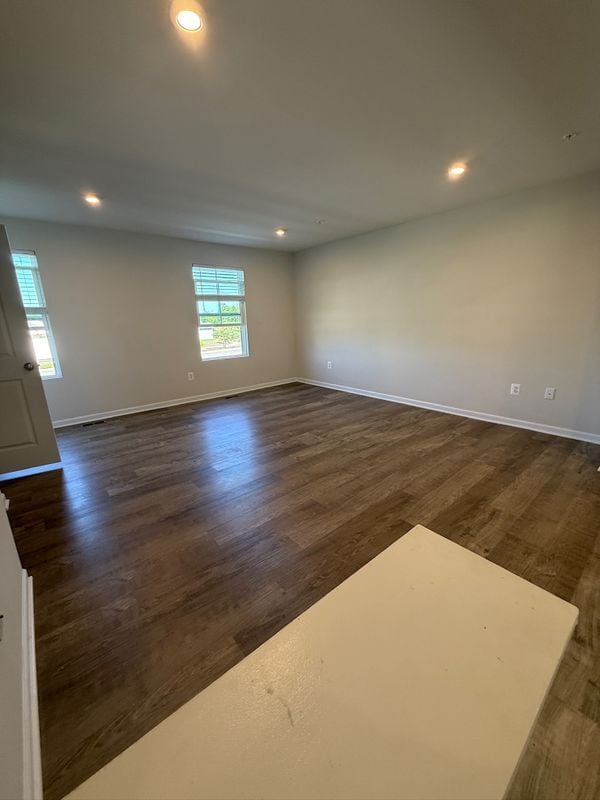 Building Photo - 202 Red Bill Ln