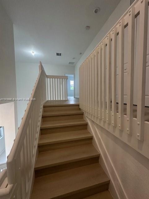 Building Photo - 1405 SE 26th Ter