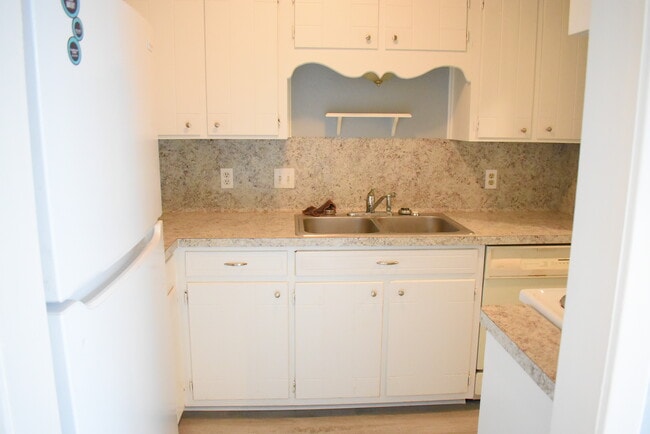 Building Photo - 3230 Pearl St