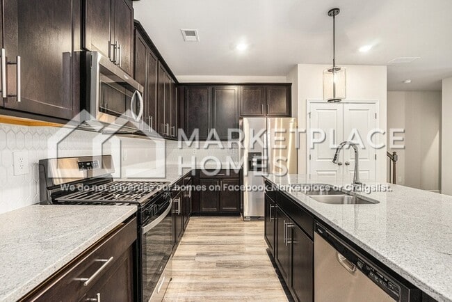 Building Photo - 2117 Avalon Rdg