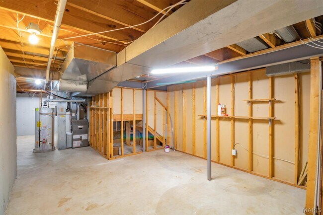 Building Photo - 3309 Lower Lakes Estates Dr