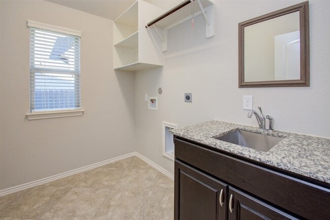 Building Photo - 13520 Mason Canyon Ln