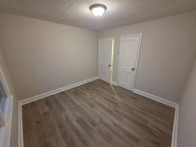 Building Photo - 115 Chestnut Dr