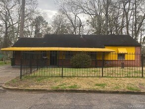 Building Photo - 169 W Woodland Dr