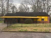 Building Photo - 169 W Woodland Dr