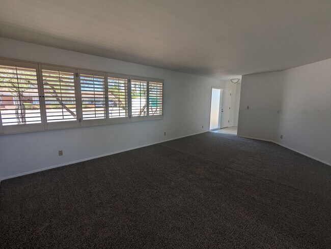 Building Photo - EXCEPTIONAL AREA/NEIGHBORHOOD-4 Bedrooms~S...