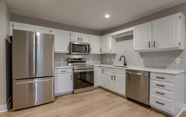 Building Photo - 819 S 42nd St