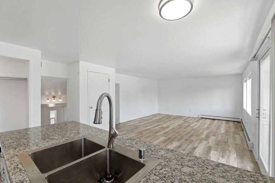 Building Photo - 3213 S Gillis Ct