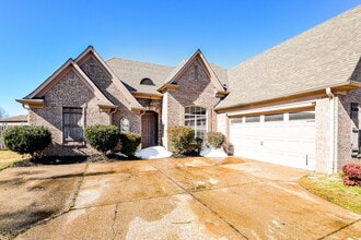 Building Photo - 1721 Englehart St