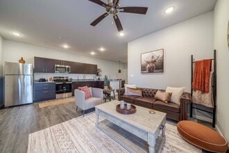 Building Photo - Cedar Creek Flats