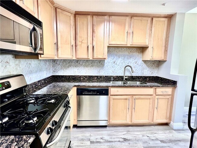 Building Photo - 260 E Flamingo Rd