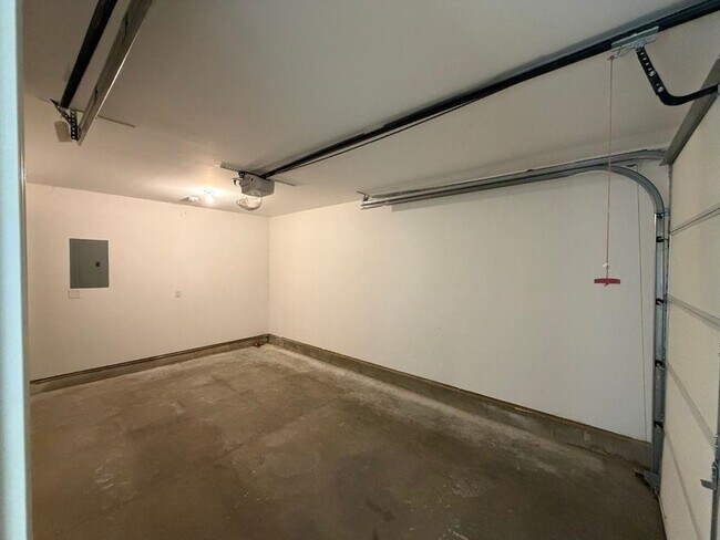 Building Photo - 75 Deerwood Dr