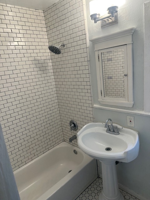 Bathroom with large closet and window looking to your outside mini-yard - 6107 Saturn St