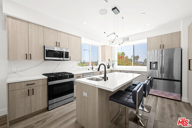 Building Photo - 1959-1952 Preuss Rd