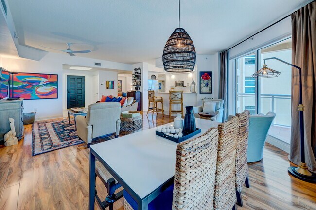 Building Photo - 521 Mandalay Ave