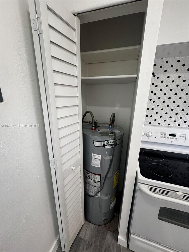 Building Photo - 2515 Polk St