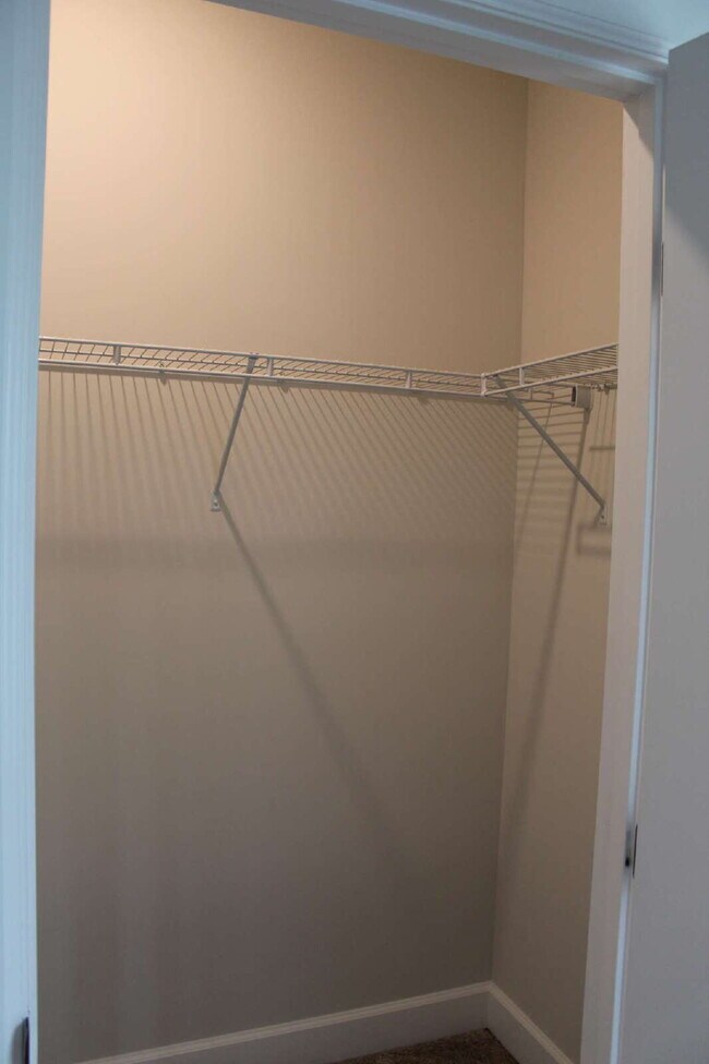 Building Photo - Exquisite 3-Bed Townhouse in Moon Township...