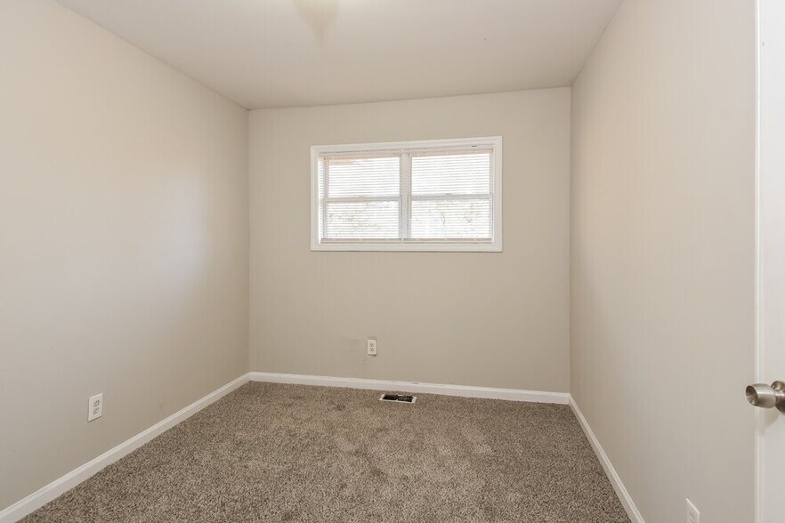 Building Photo - 5734 Amalfi Way